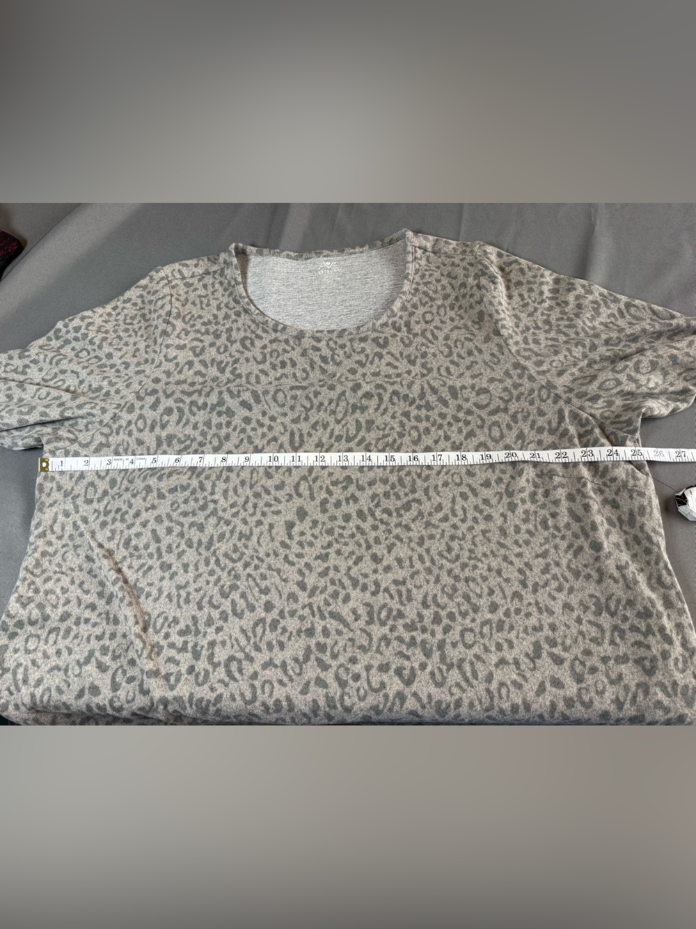 AVE Leisure Plus Size 22/24 Gray Leopard Print Tunic Top NWT - Picture 3 of 9